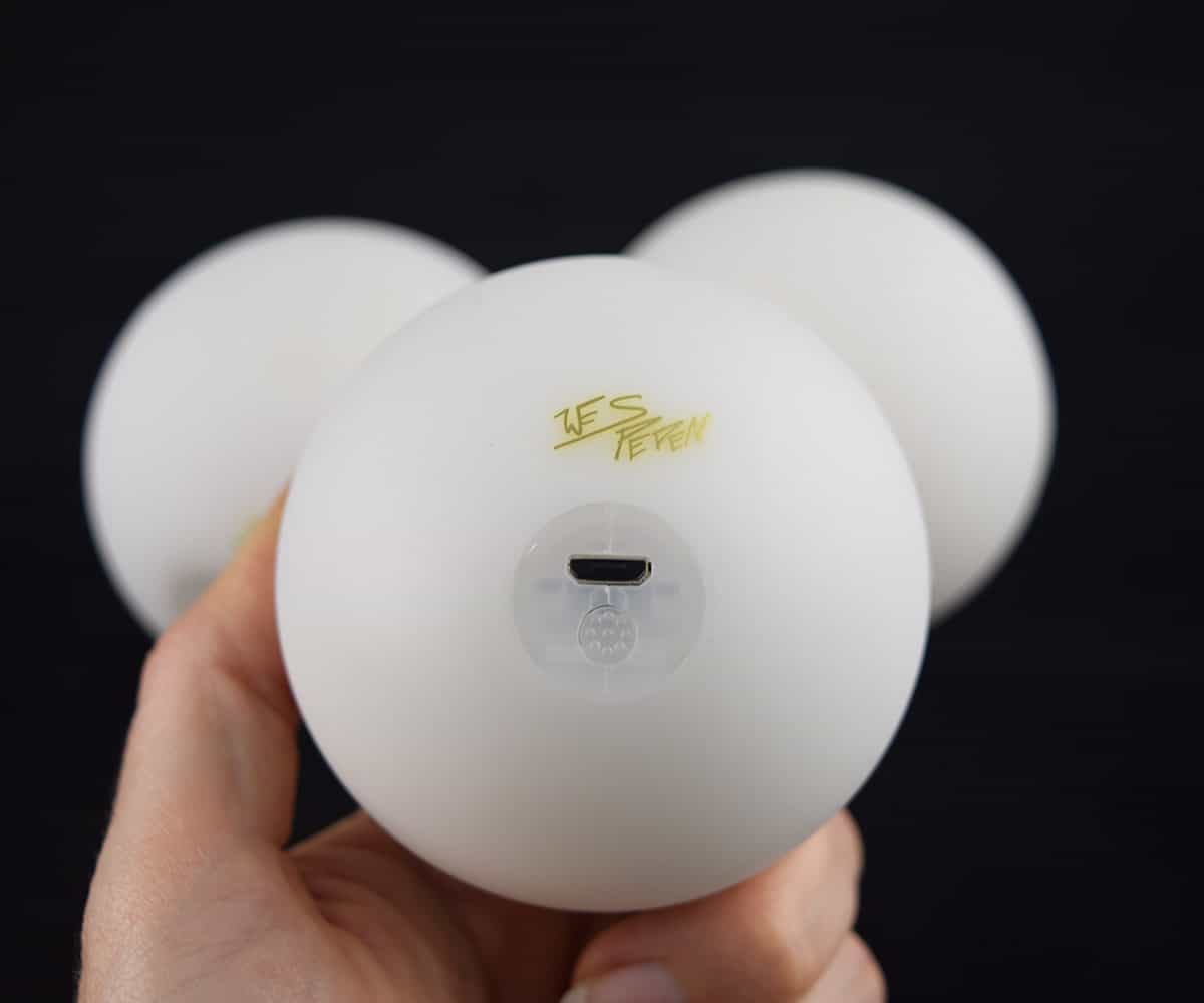 Svítící míčky Wes Peden