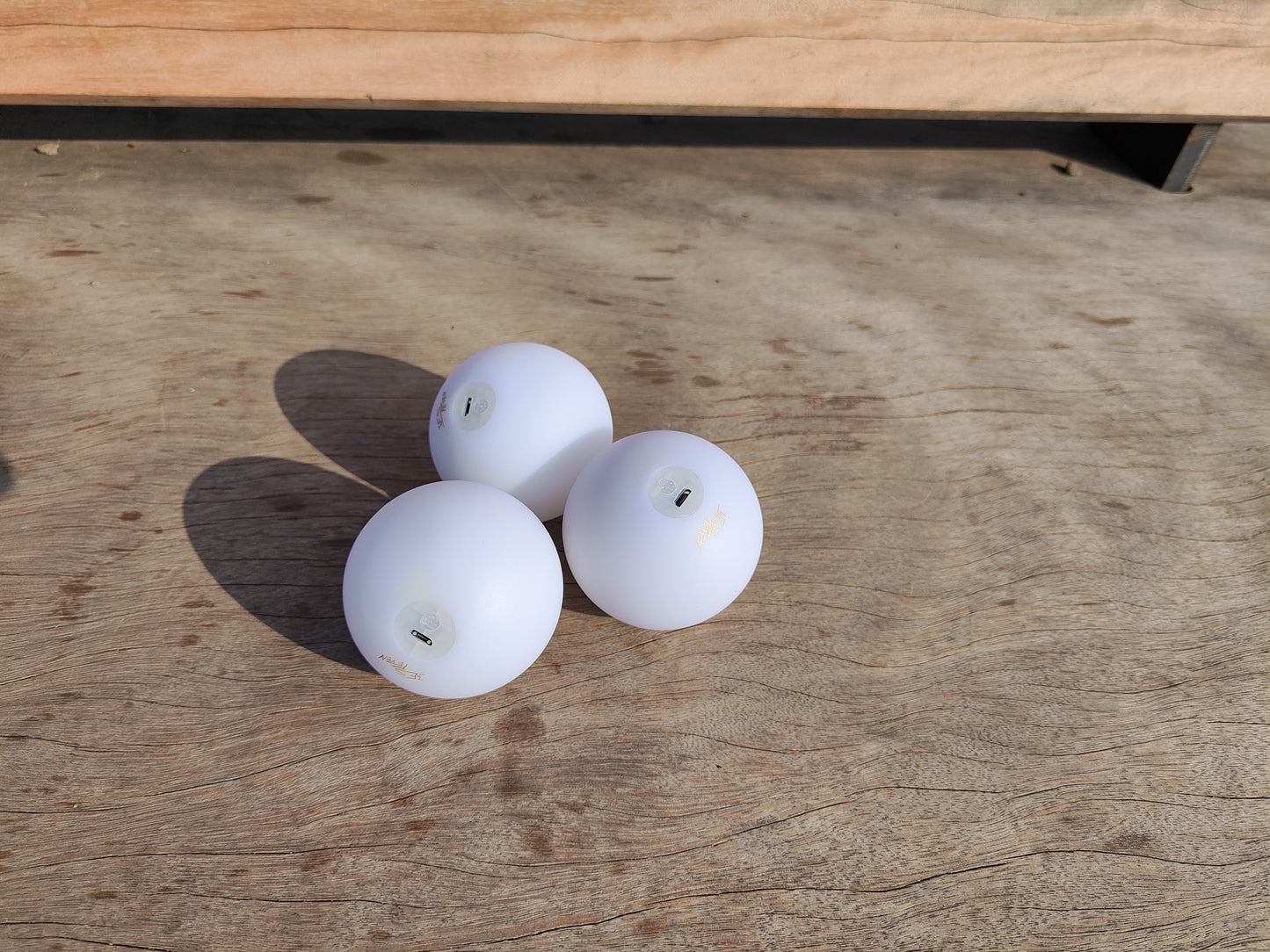 Svítící míčky Wes Peden