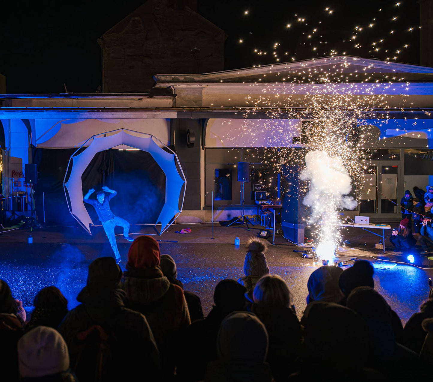 Pyrotechnic explosion simulator